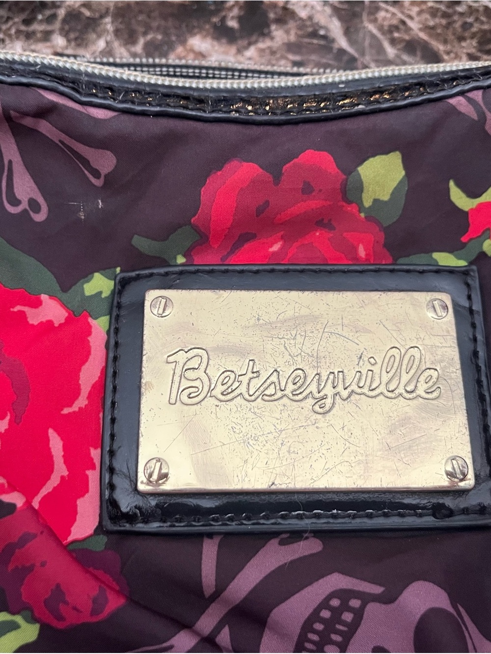 Betsey Johnson Black Shoulder Bag with Red Roses and Pink Skulls Betsyville - Picture 3 of 16
